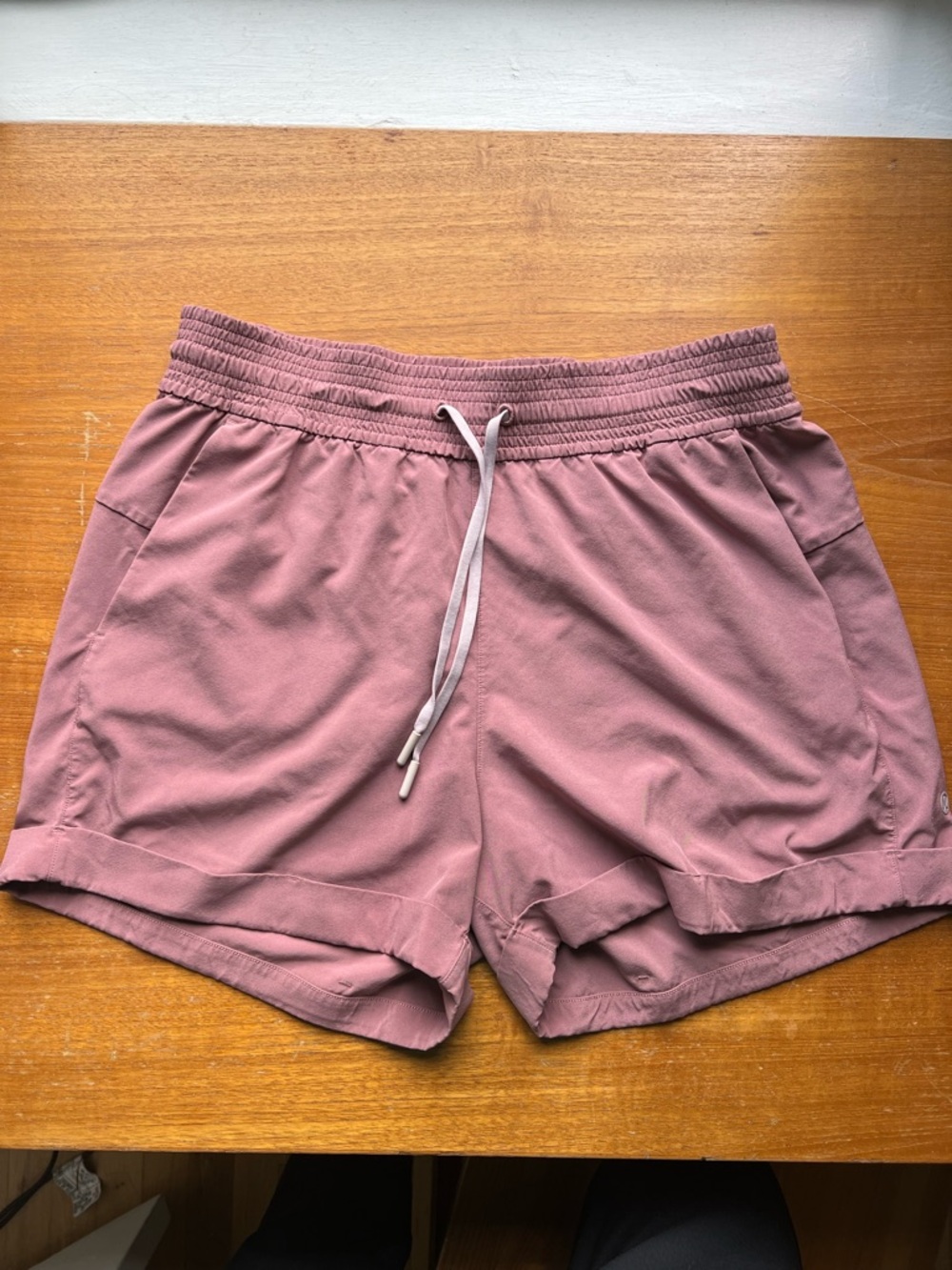 lululemon athletica Women's Drawstring Shorts - Dusty Rose